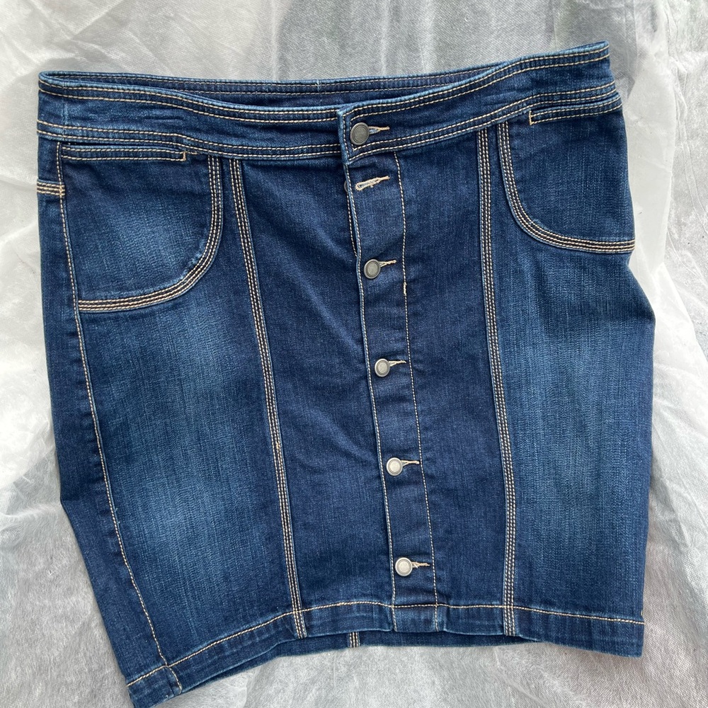 CJ BANKS!! (Classy brand) Denim Button-Front Skirt functional pockets quality ✅